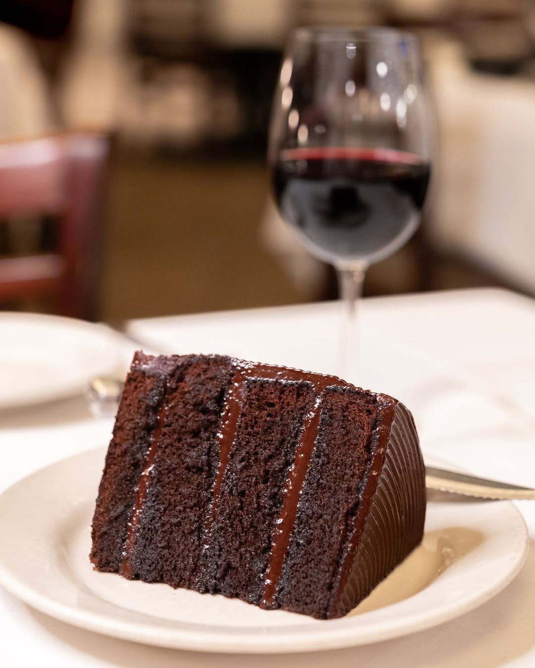 This is your reminder that it&rsquo;s National Chocolate Cake Day and the famous chocolate cake from @BobsPlano exists 😌 Do with that information what you will.
.
.
.
#shopsatlegacyeast #bobssteakhouse