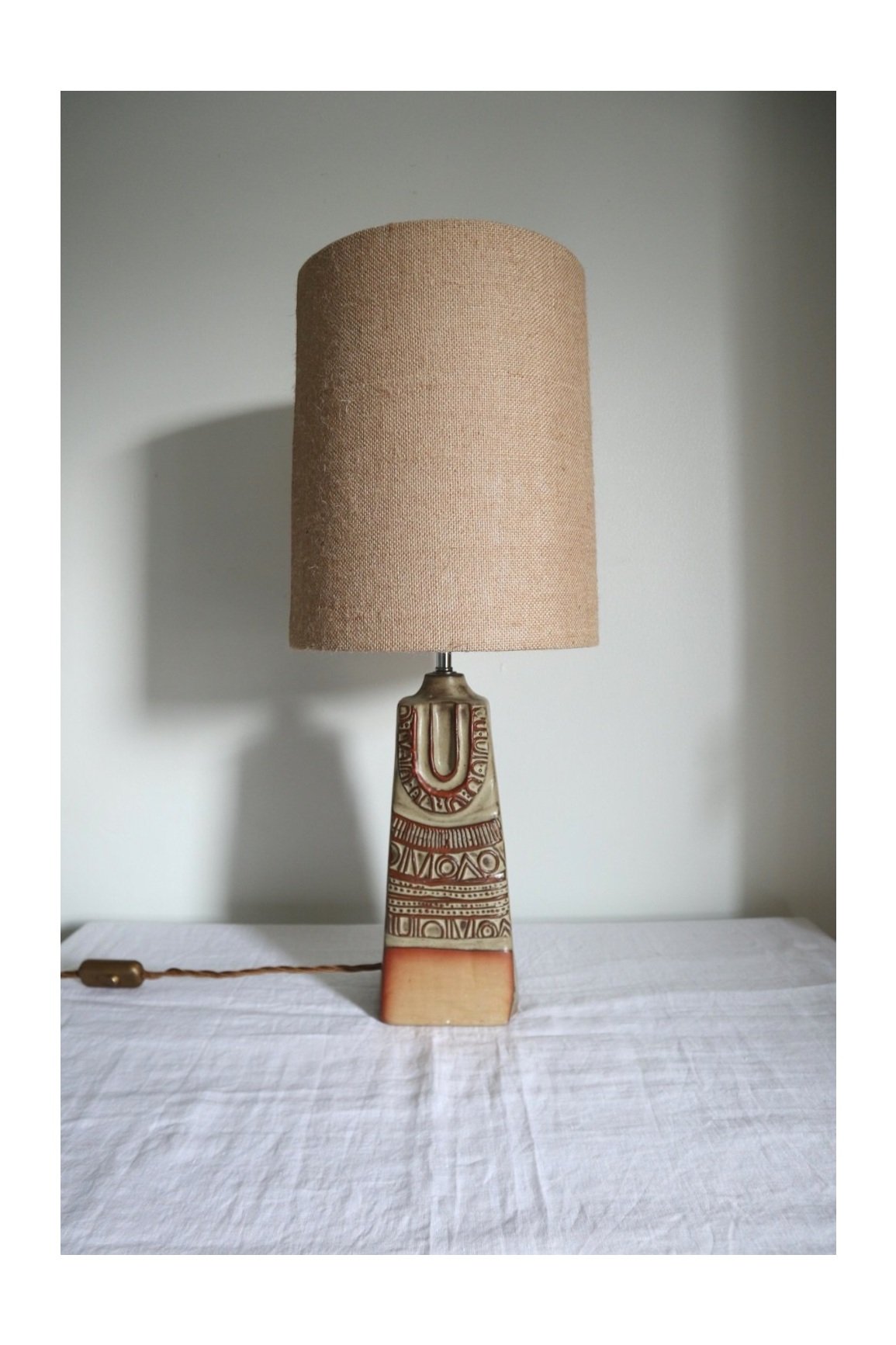 Mid century 1960s Cornish Louis Hudson studio pottery ceramic table lamp with abstract design.