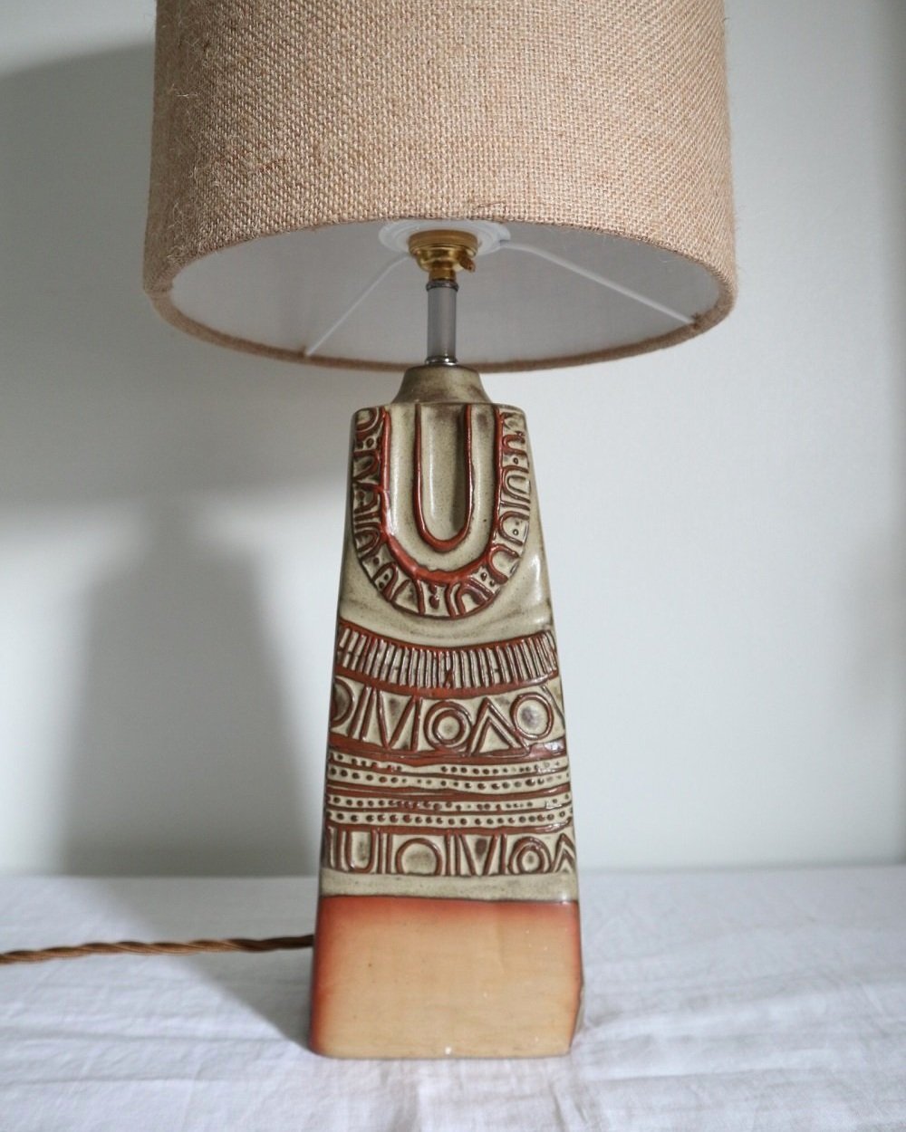 Mid century 1960s Cornish Louis Hudson studio pottery ceramic table lamp with abstract design.