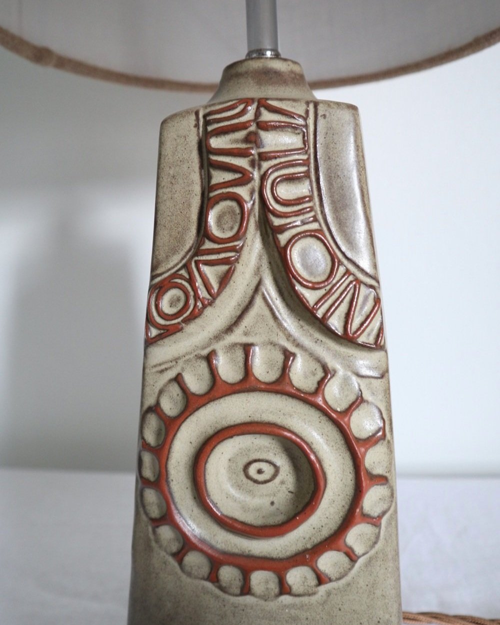 Mid century 1960s Cornish Louis Hudson studio pottery ceramic table lamp with abstract design.
