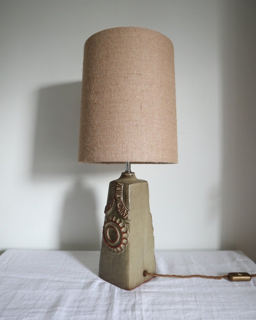 Mid century 1960s Cornish Louis Hudson studio pottery ceramic table lamp with abstract design.