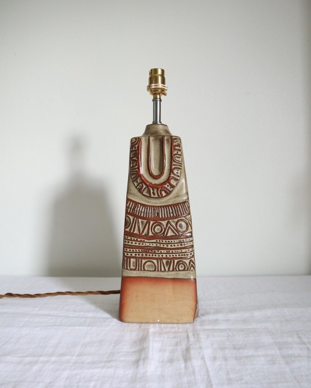 Mid century 1960s Cornish Louis Hudson studio pottery ceramic table lamp with abstract design.