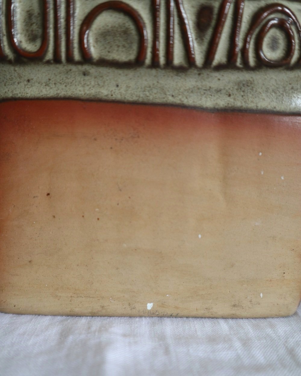 Mid century 1960s Cornish Louis Hudson studio pottery ceramic table lamp with abstract design.