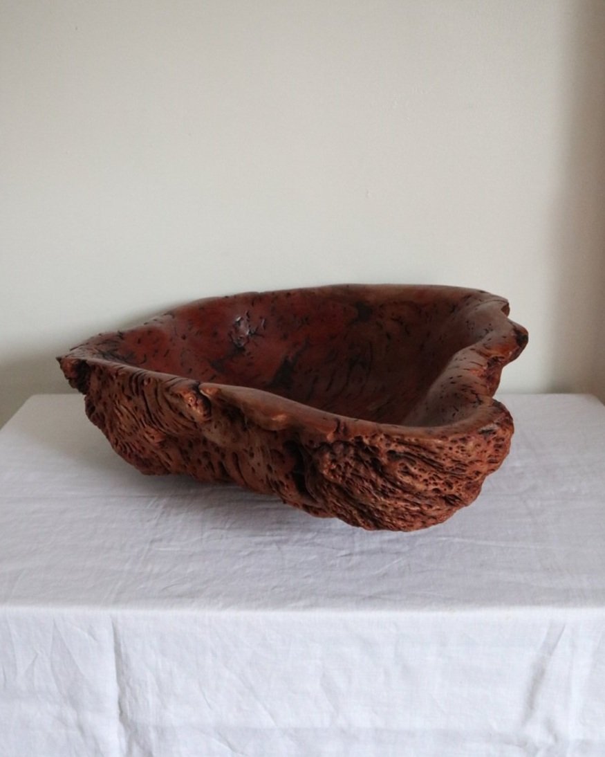 Large Australian hand carved red gum burl wood centrepiece bowl with polished centre and organic naturalistic outside. Signed 'M Bailey' and original Merv Bailey sticker to base.