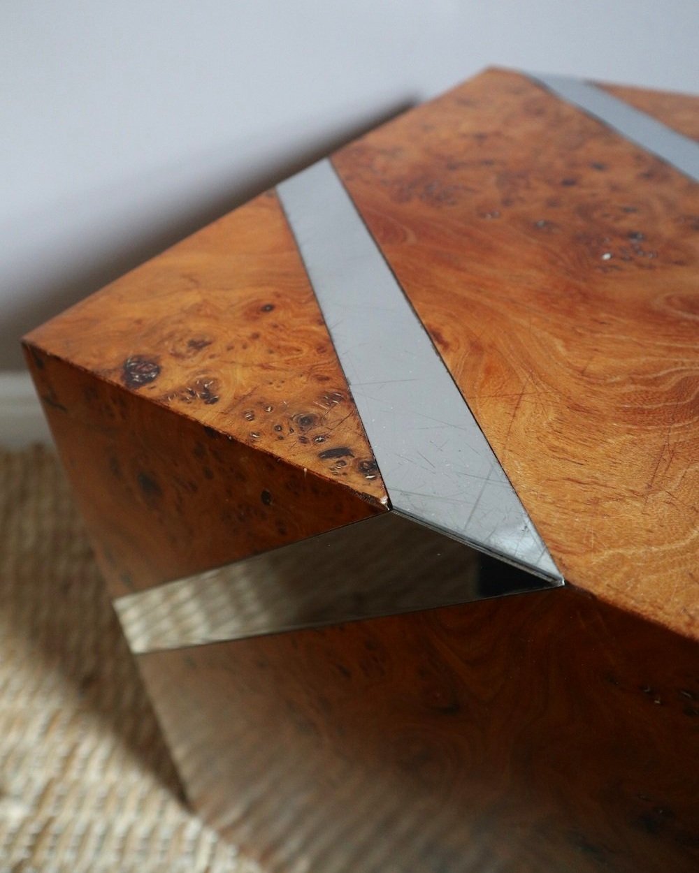 Mid century modern Italian style burr and steel cube side table in the style of Willy Rizzo, circa 1970s.