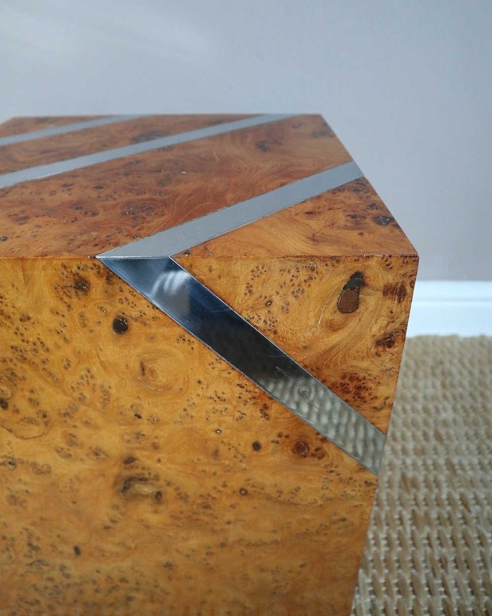 Mid century modern Italian style burr and steel cube side table in the style of Willy Rizzo, circa 1970s.