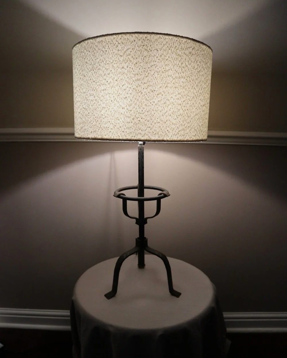 Large Brutalist wrought iron tripod lamp from the Netherlands, 1960s.