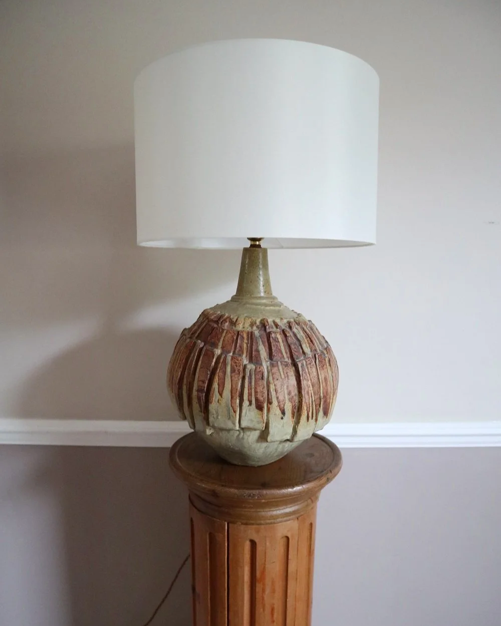 Vintage Hollywood Regency style wooden fluted column display plinth.