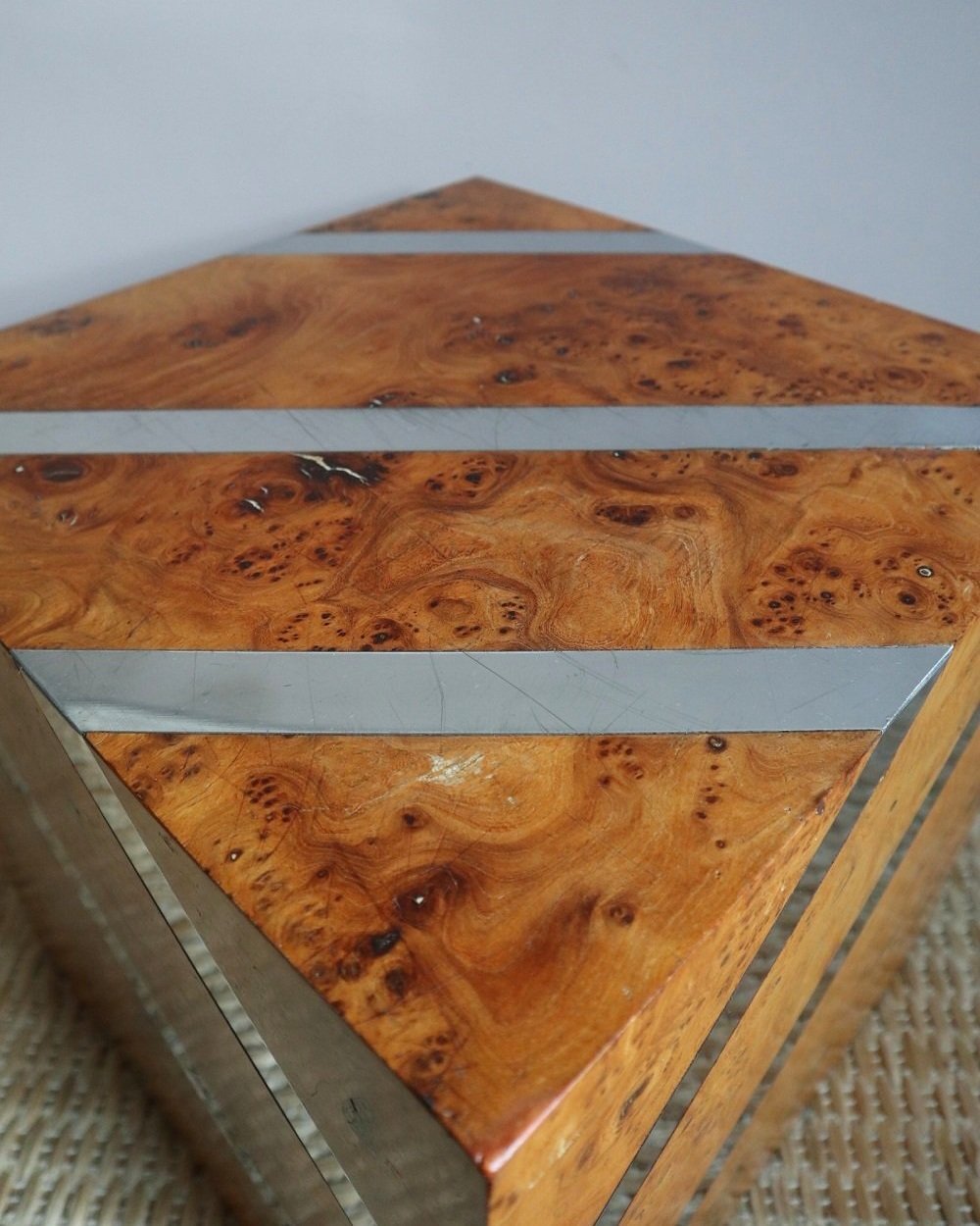 Mid century modern Italian style burr and steel cube side table in the style of Willy Rizzo, circa 1970s.