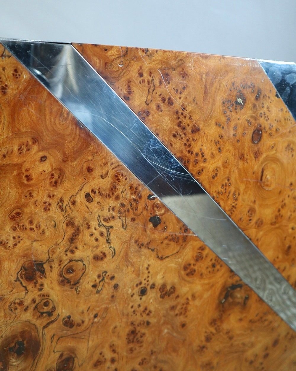 Mid century modern Italian style burr and steel cube side table in the style of Willy Rizzo, circa 1970s.