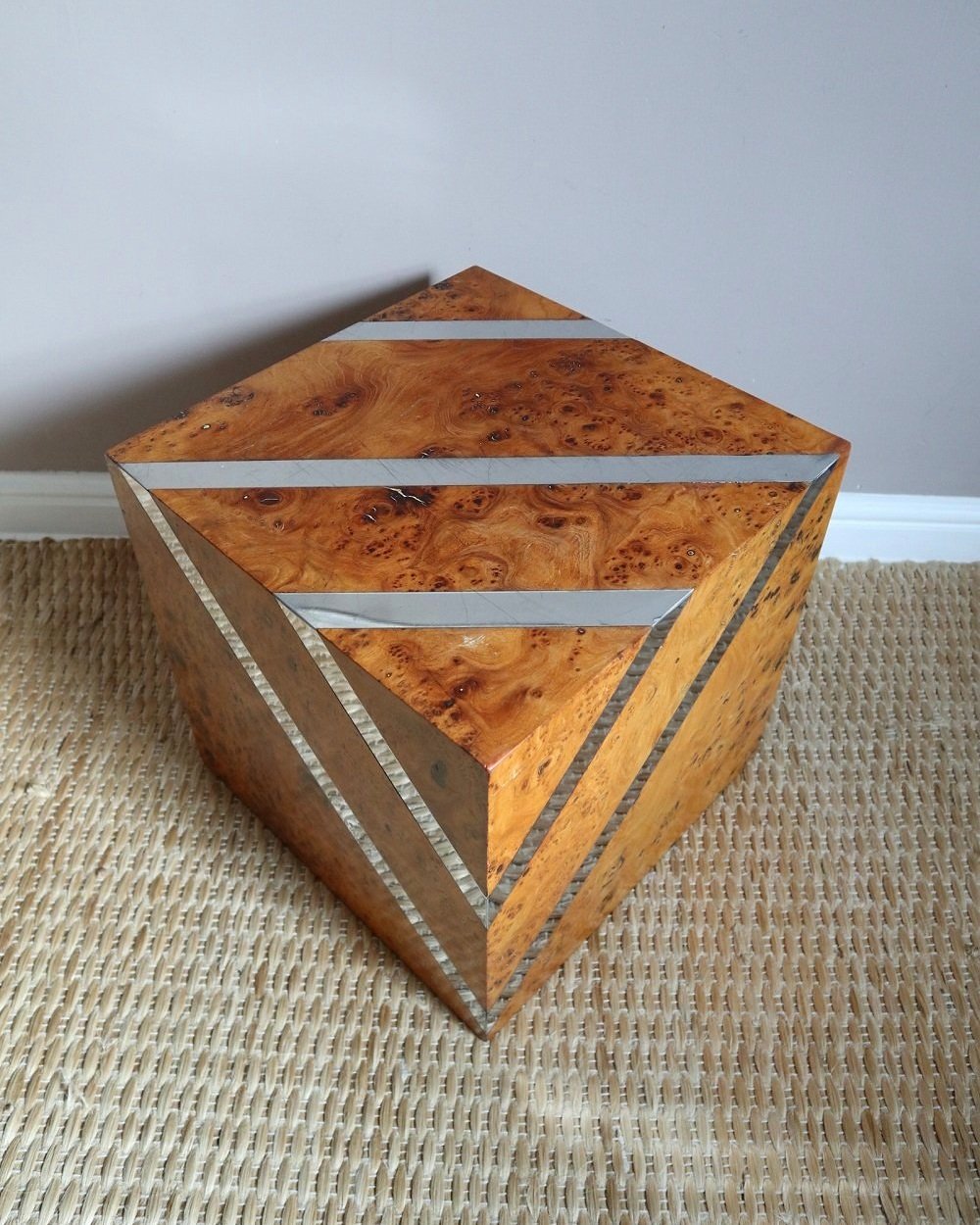 Mid century modern Italian style burr and steel cube side table in the style of Willy Rizzo, circa 1970s.