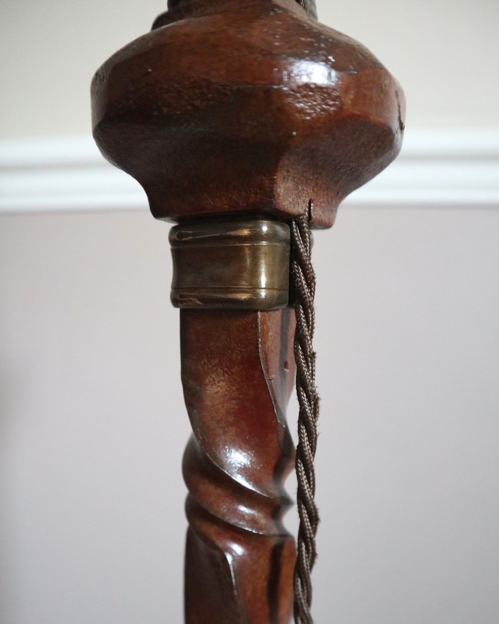 Brutalist French heavy wrought iron floor lamp in the style of Ateliers de Marolles, circa 1950s.