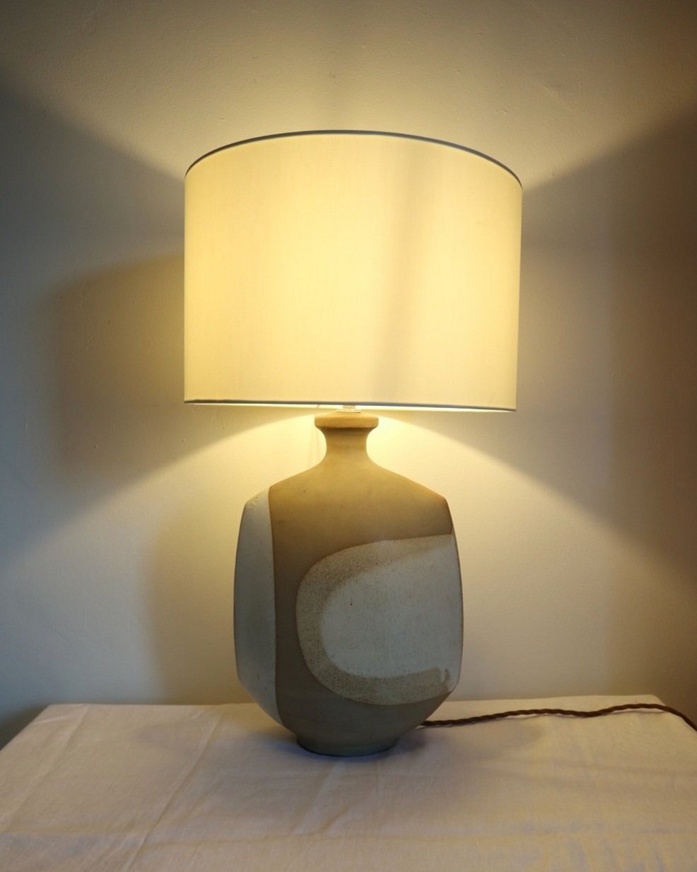 Large mid century sculptural 'Nanceddan' Tremaen ceramic table lamp by Peter Ellery, Cornwall. Circa 1970s.
