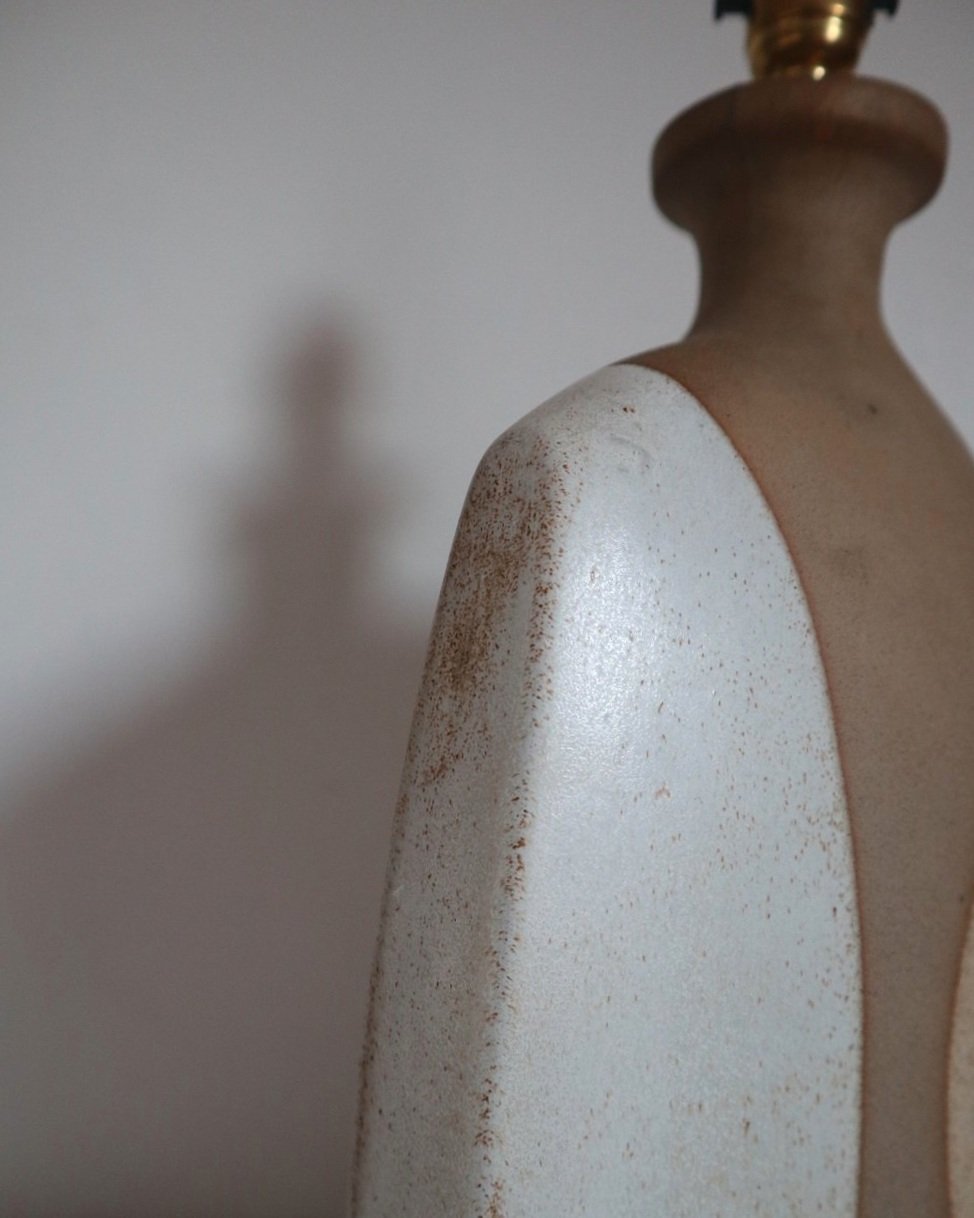 Large mid century sculptural 'Nanceddan' Tremaen ceramic table lamp by Peter Ellery, Cornwall. Circa 1970s.