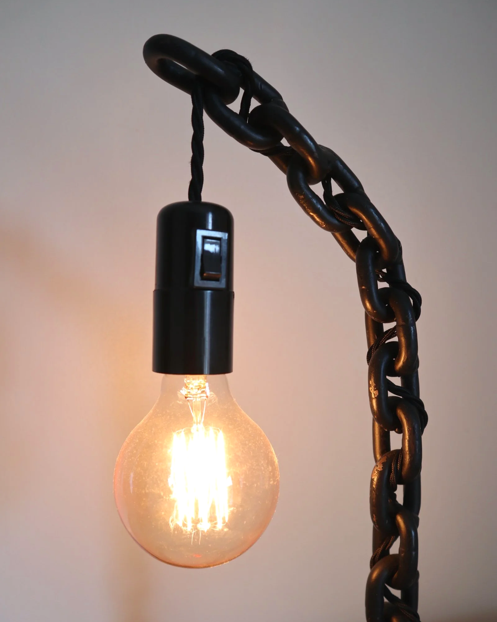 Brutalist large and heavy welded chain lamp. Unknown age.