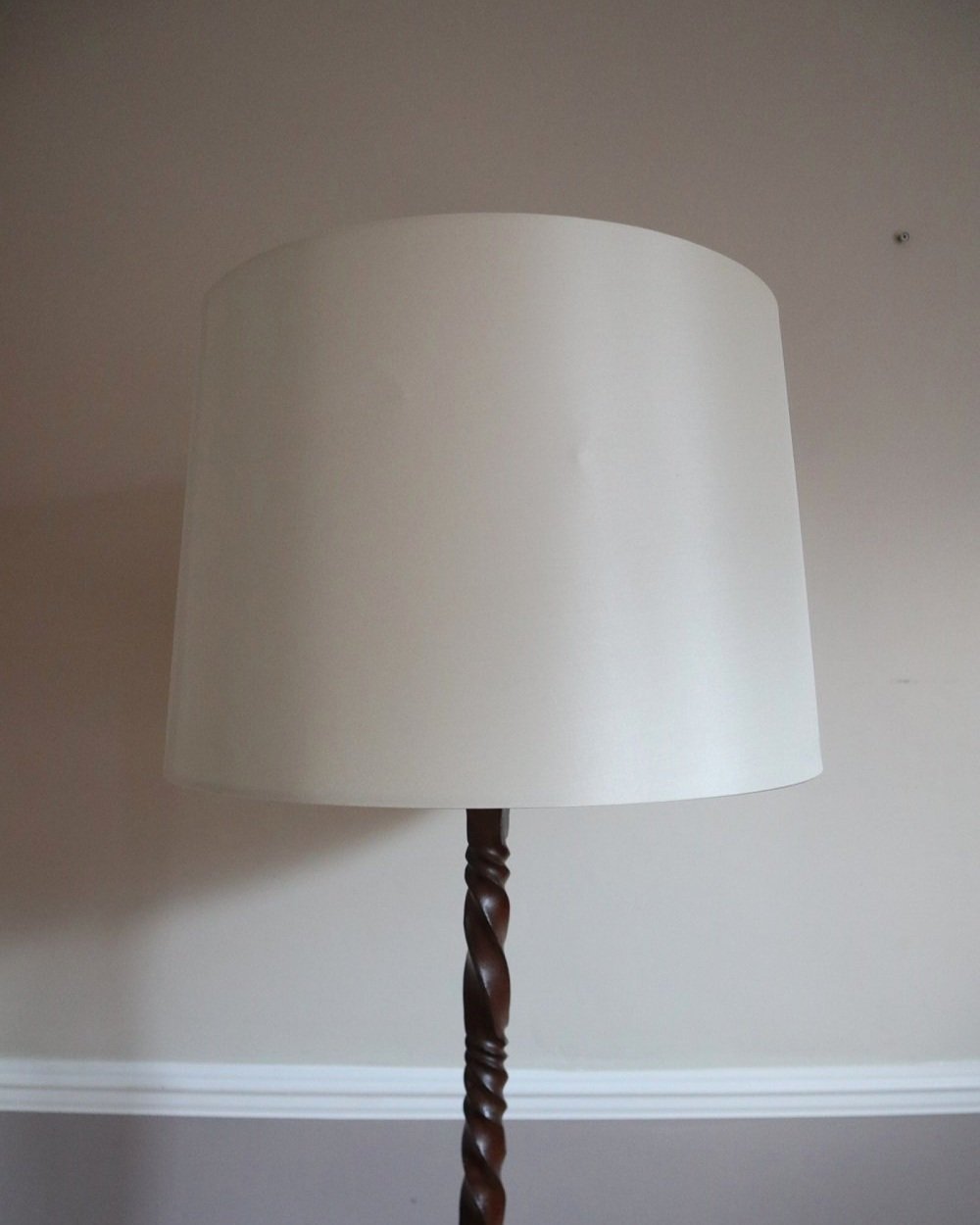 Brutalist French heavy wrought iron floor lamp in the style of Ateliers de Marolles, circa 1950s.