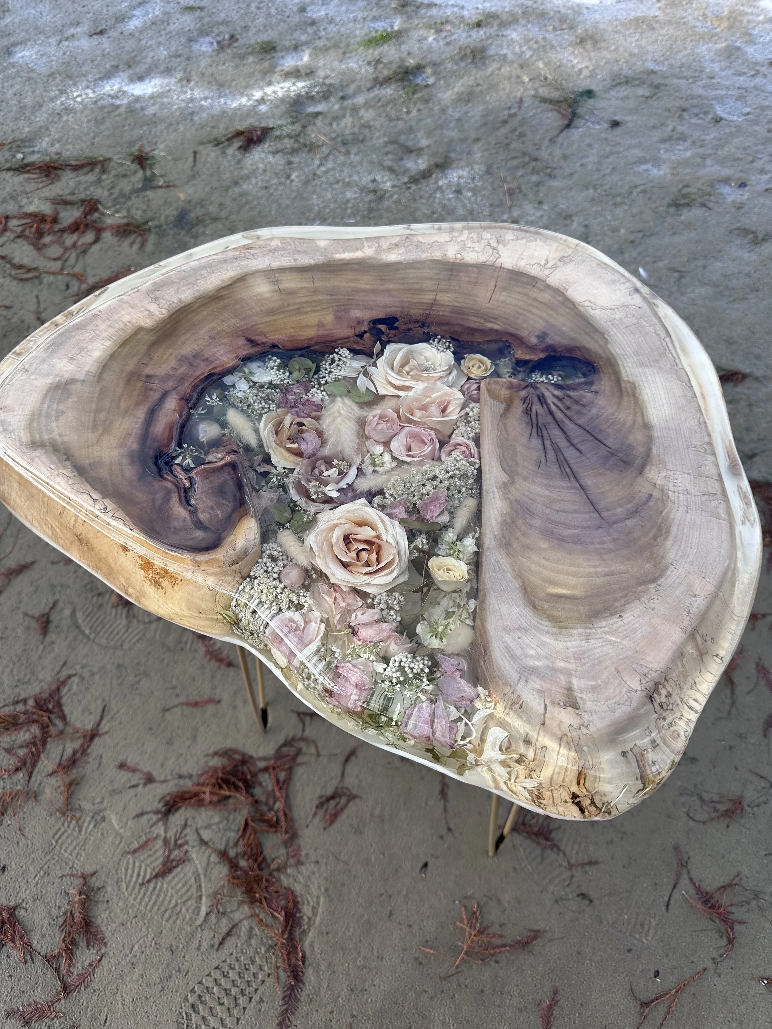 Turn your wedding bouquet into a one-of-a-kind Live Oak End Table!
Price Upon Request.  [Featured Item]