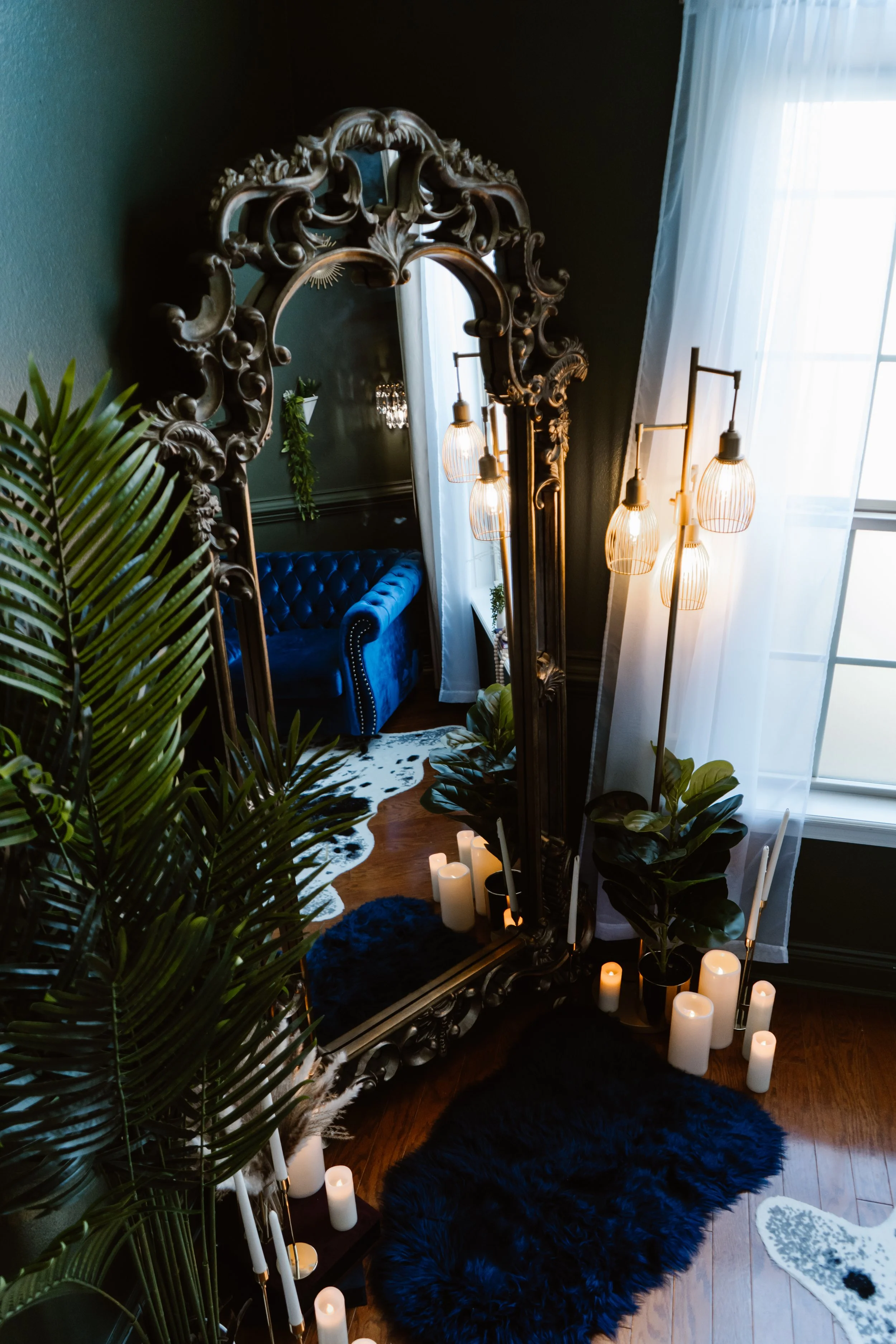 Central Arkansas boudoir photography featuring elegant lingerie, artistic lighting, and feminine portraits.
