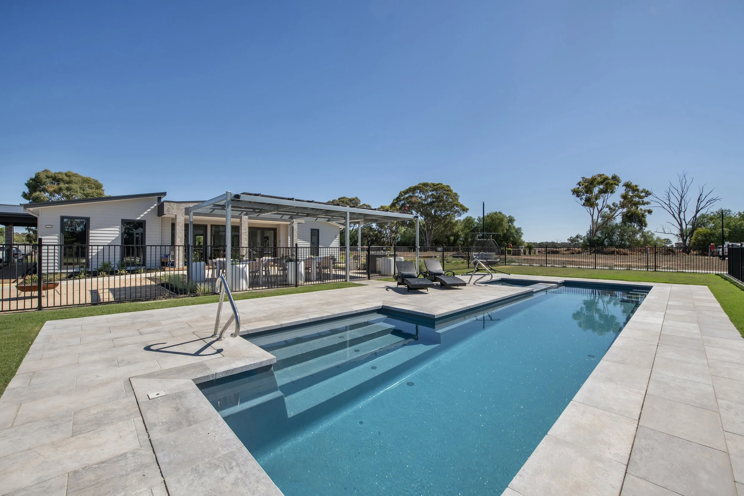 Bendigo Lifestyle Village Pool and Spa.jpg