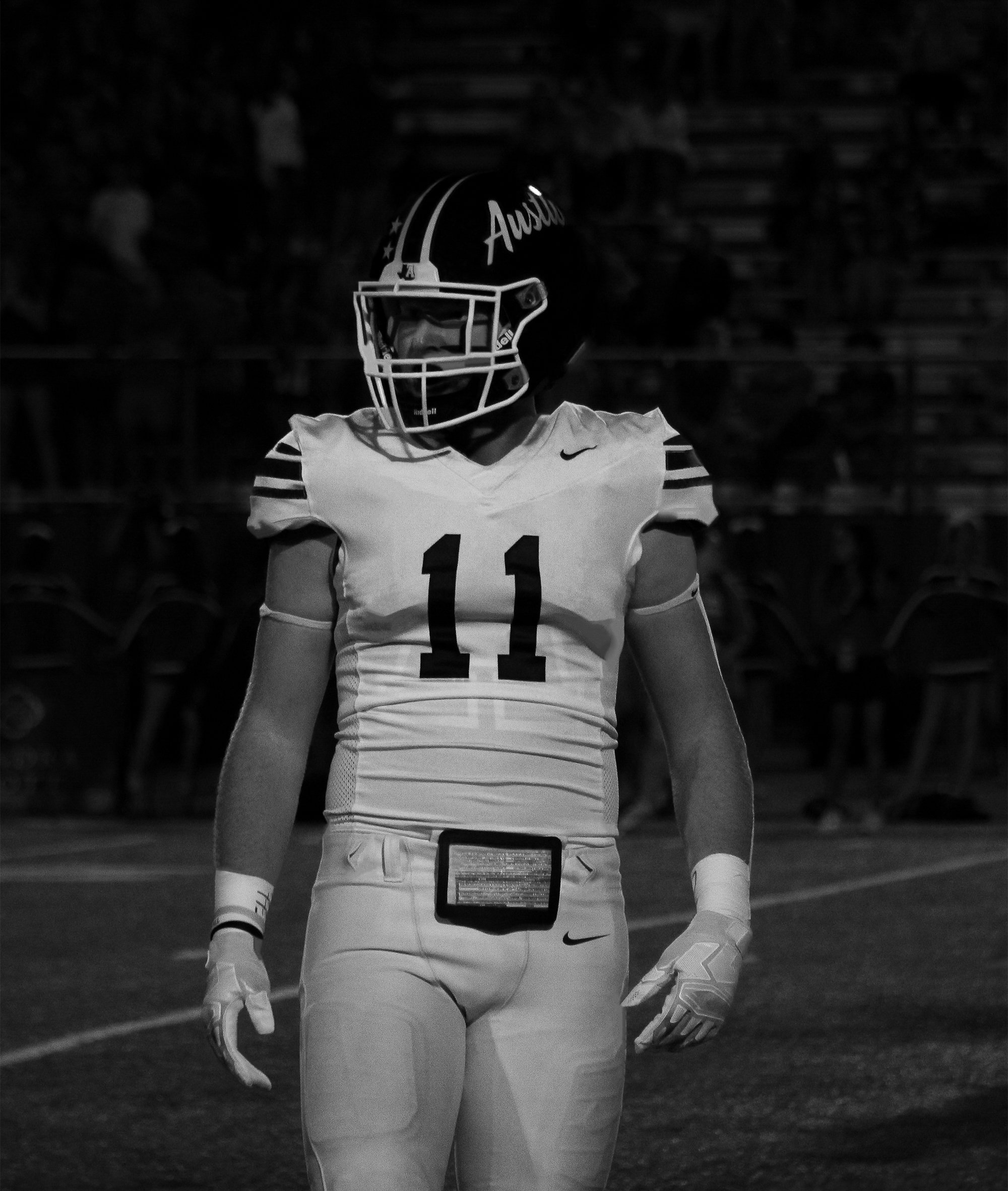 Football Photo to Upload to Lightroom to turn into BW.jpg