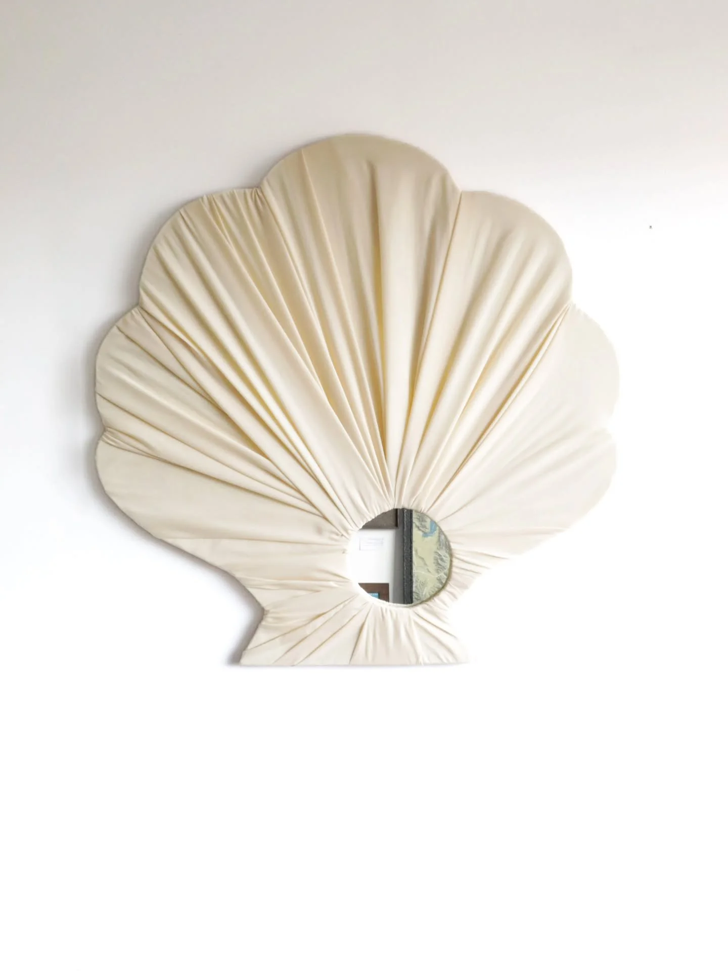 Who said the office-pin board needs to be square... 

Fabric wrapped, clam-shaped pin board with a mirror 'pearl'. If you're willing to dream it, we can try make it 🐚🪸