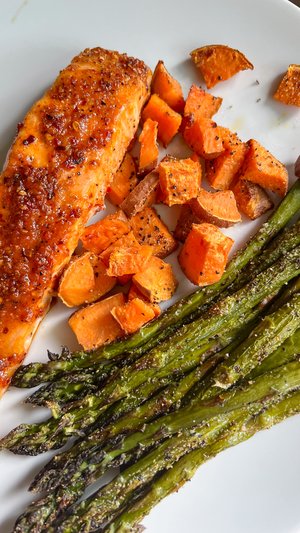 Sheet Pan Hot Honey Salmon — Cailee Eats