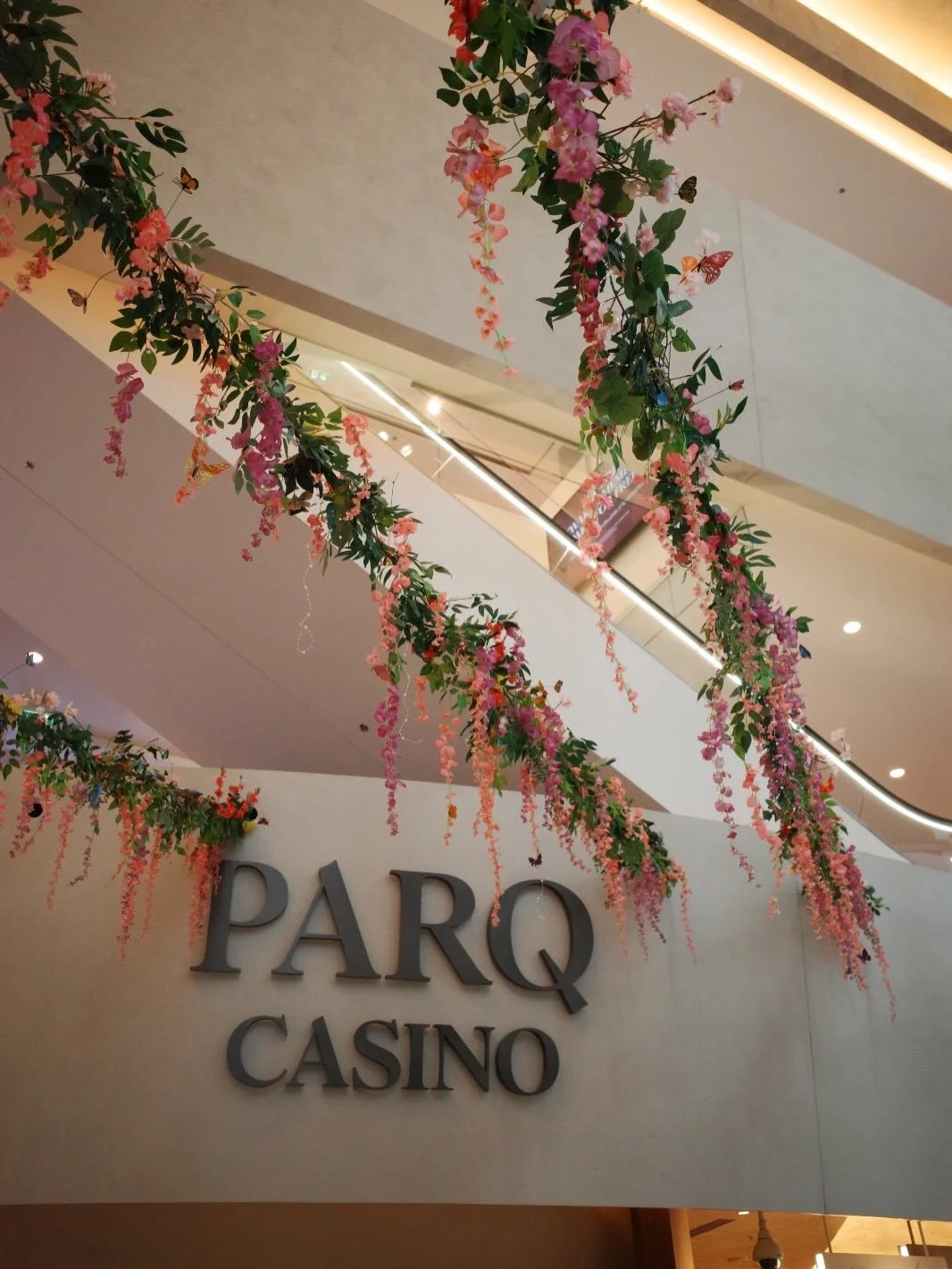 the days are getting longer and we&rsquo;re feeling VERY good about it 🌸🌻☀️ 

#eventdecor #eventdesign #springdecor #yvrevents #ʟᴏʙʙʏᴅᴇᴄᴏʀ