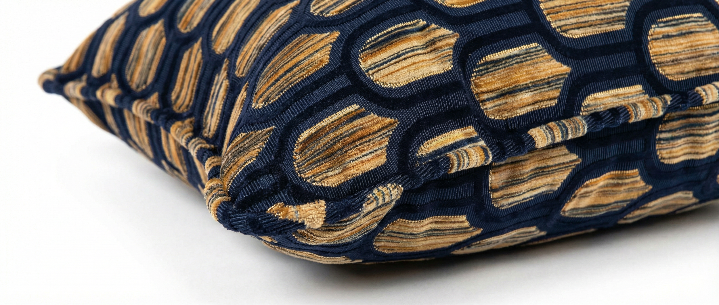 Beverly Hills Cushion_Image3.png