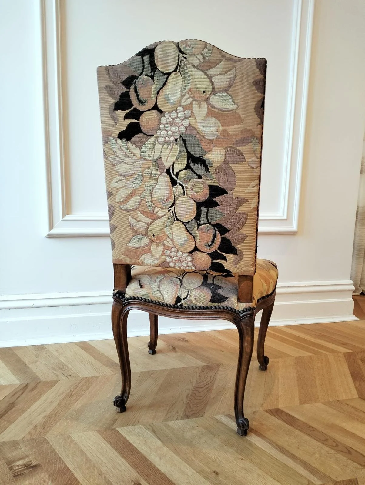 DiningChairsGPJ_Image7.jpeg