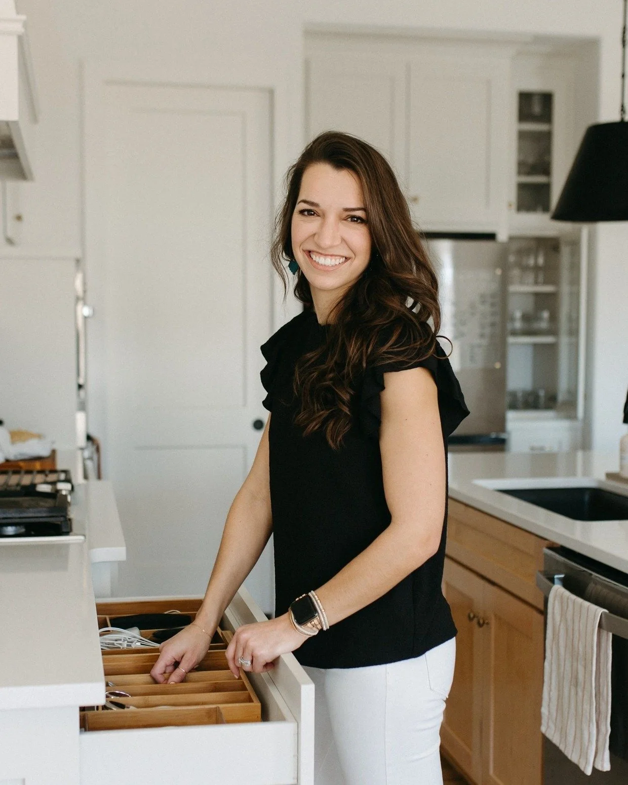 Hi friends! 👋🏼

I'm back at it after taking some time off this summer to be with the kids - seemed like a good time for a little re-introduction!

My name is Lisa Slusher and I am the owner of Slusher Design Co. Home Organizing. I provide declutter