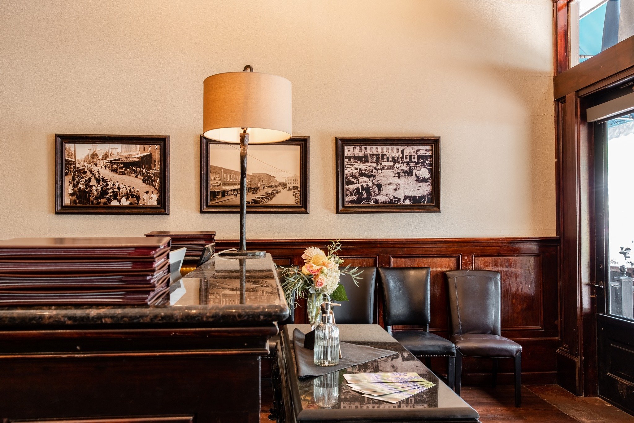Your table awaits. ✨
Reservations can be made by following the link in our profile!

 #visitmckinney #Steakhouse #rickschophousemckinney #GrandHotelMcKinney #TexasEats #downtownmckinney #SteakLovers #downtownmckinneytx #FoodieMoments