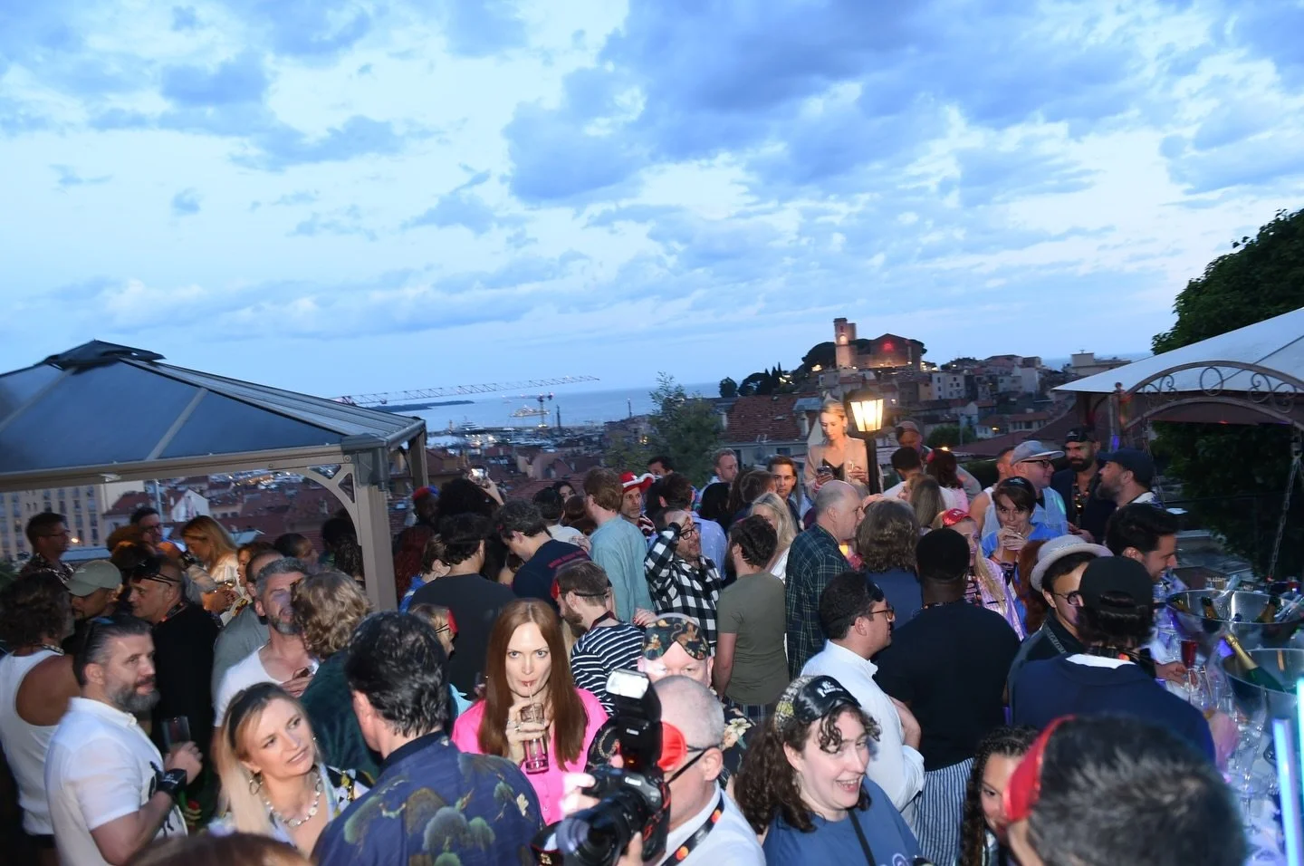 Day vs night at Villa Aloha during the PJ party! 🤩 
Dressing it up in this year&rsquo;s theme will be fab! 
Have you signed up for the lottery yet?✨
#cpj #cannespj #pjpartycannes #festivaldecannes #pjparty
