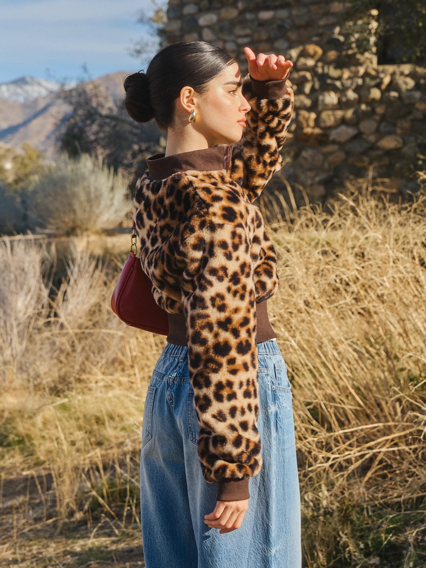 Layer up in style 🌹❄️
Bold prints. Cosy textures. All the winter vibes we love. 

#mirrounz #WinterStyle #ChicAndCosy