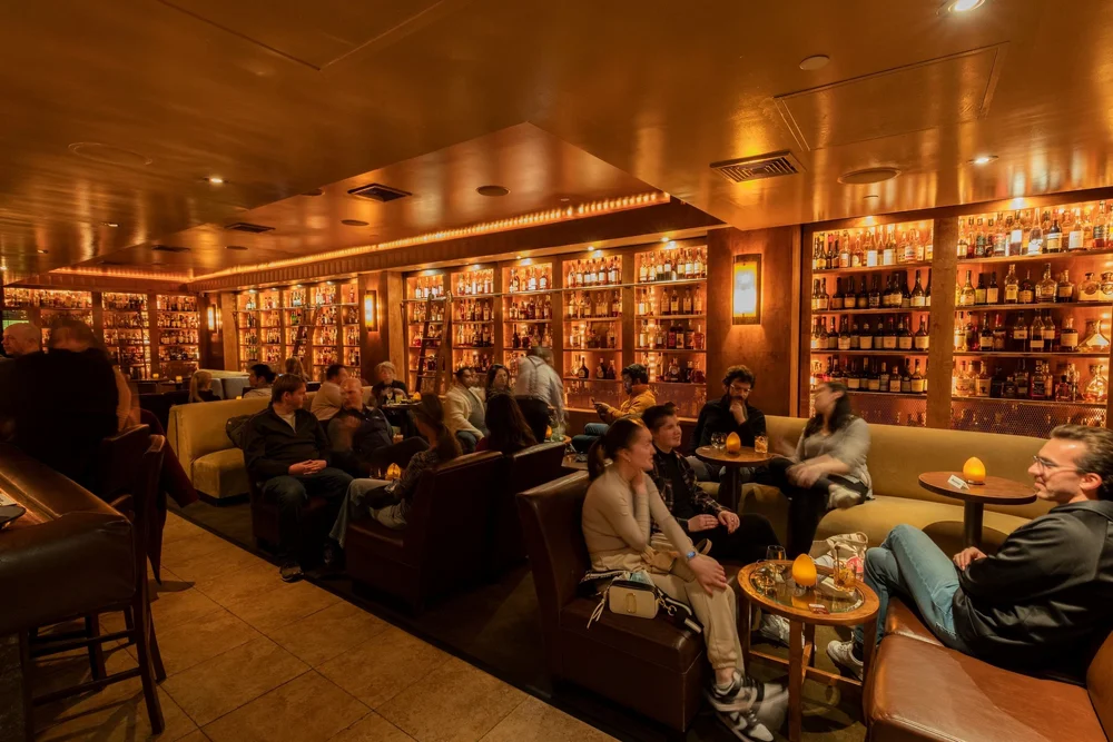Bar photo 2