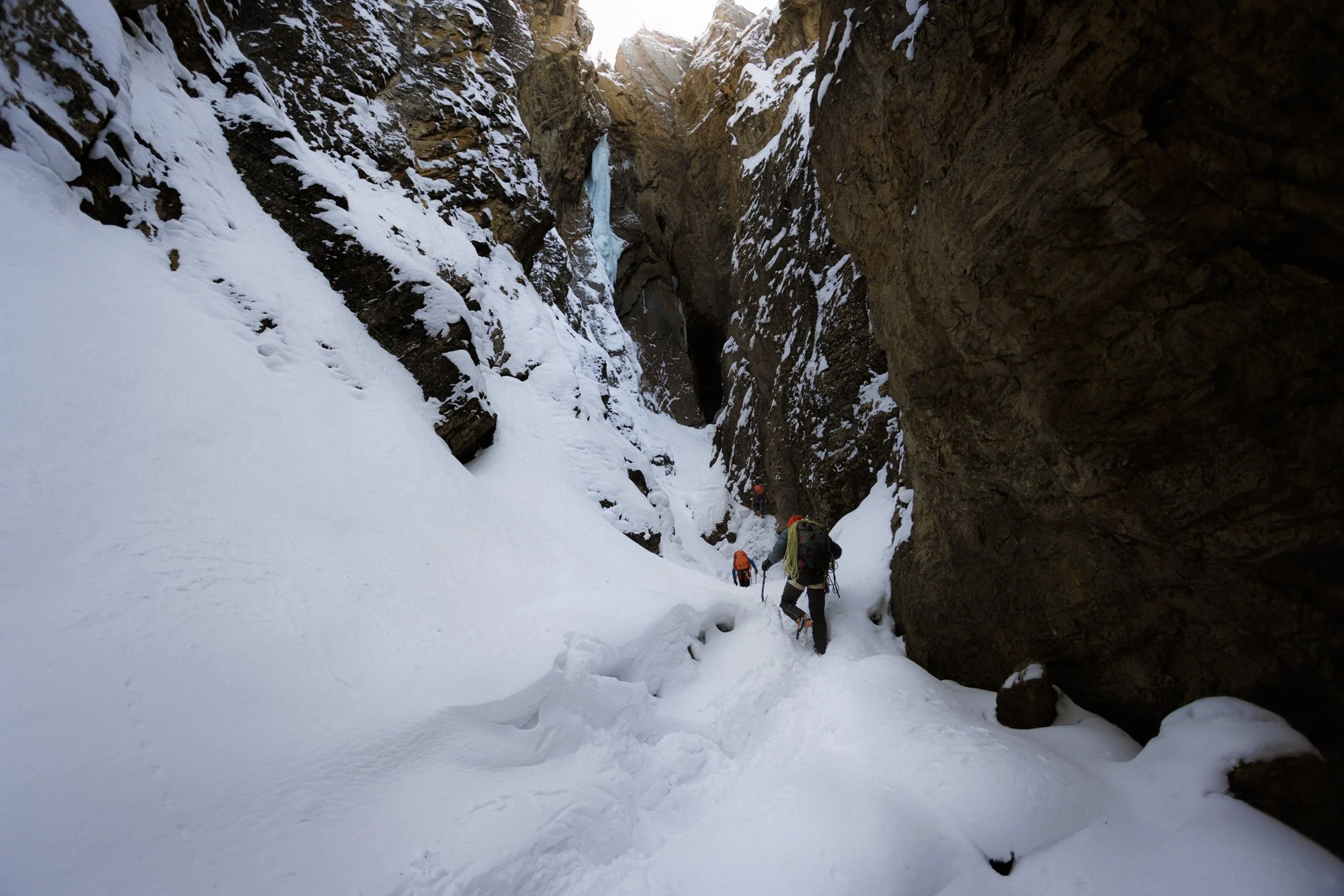 Wong_Evan_CLIMB_251230_Whiteman Falls Ice Climbing-19.jpg