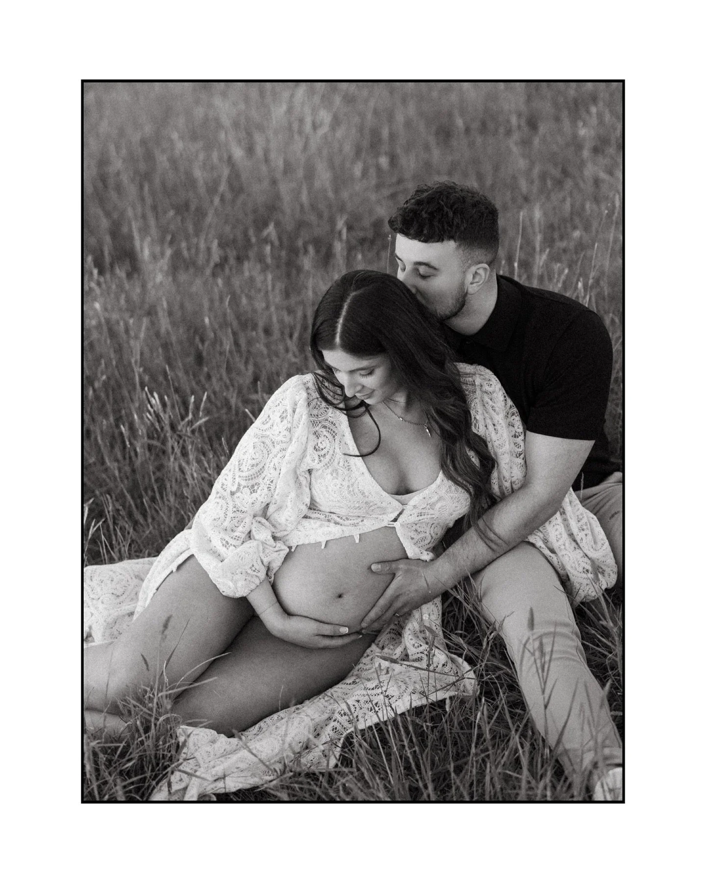 Look I don&rsquo;t love the all rain we have been having BUTTTT I must say I am loving the spring green grass it has left behind&hellip;. so I guess that&rsquo;s a little win?? 

But seriously 

💚Green grass
💙Blue sky
☀️Golden Sun 

LOVE