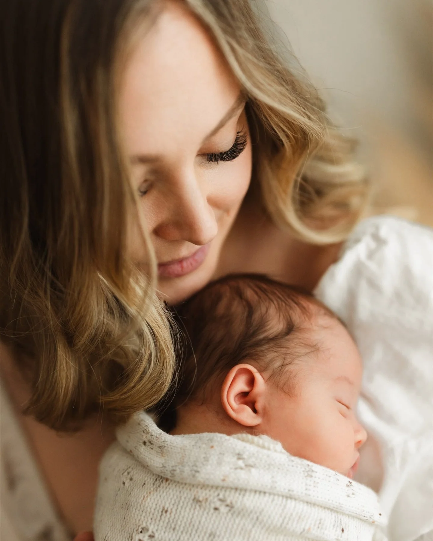 I remember when I was still in my early days of newborn photography I would have a mild freak out when I had a session with a toddler and a newborn 

The thought of trying to control the chaos made me so uneasy 

Fast forward to now and I LOVE a sess