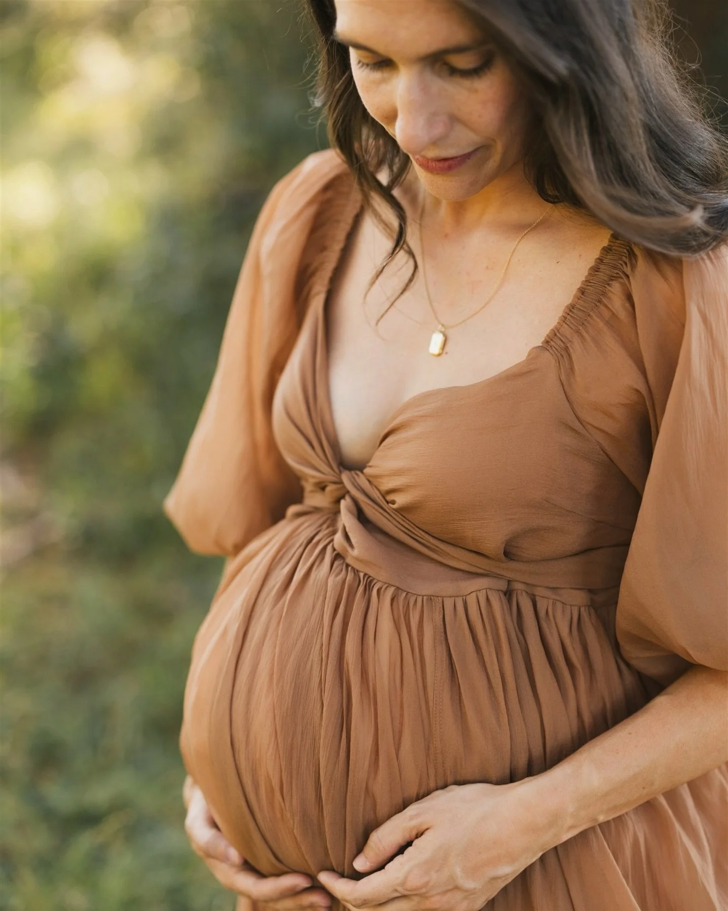 Maternity shoots for number 2 are always a little more chaotic&hellip;. but also is life as a toddler Mum and you wouldn&rsquo;t have it any other way 

How cute is the last photo that Mr 2 year old took 🤎