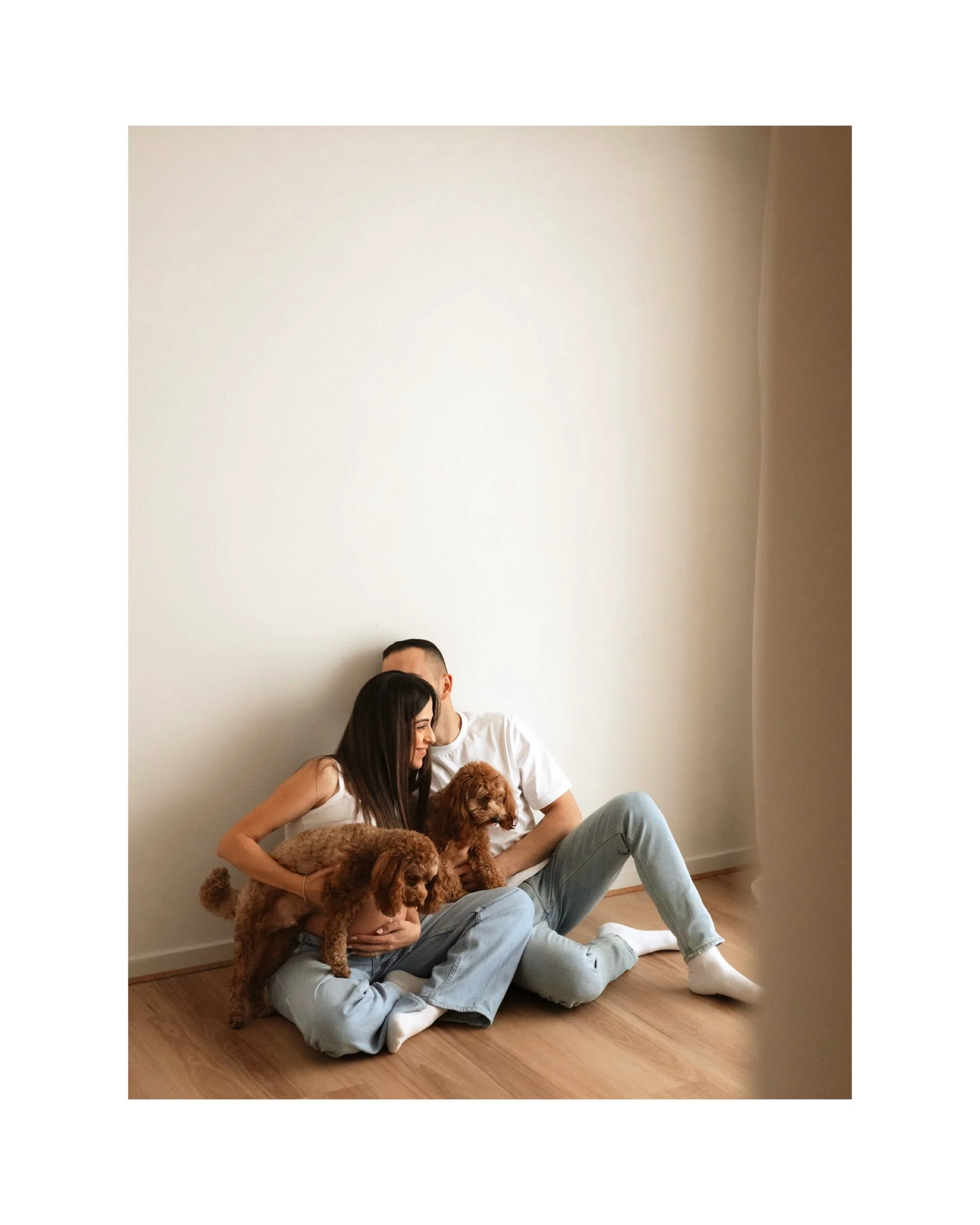 Two things I have really been enjoying recently 

ONE - Puppy dogs in the studio again 🐶 It jas been so nice to include your fur babies in your sessions. As a dedicated fur mum I get it, our dogs are always in our memories too 

TWO - Has been shoot