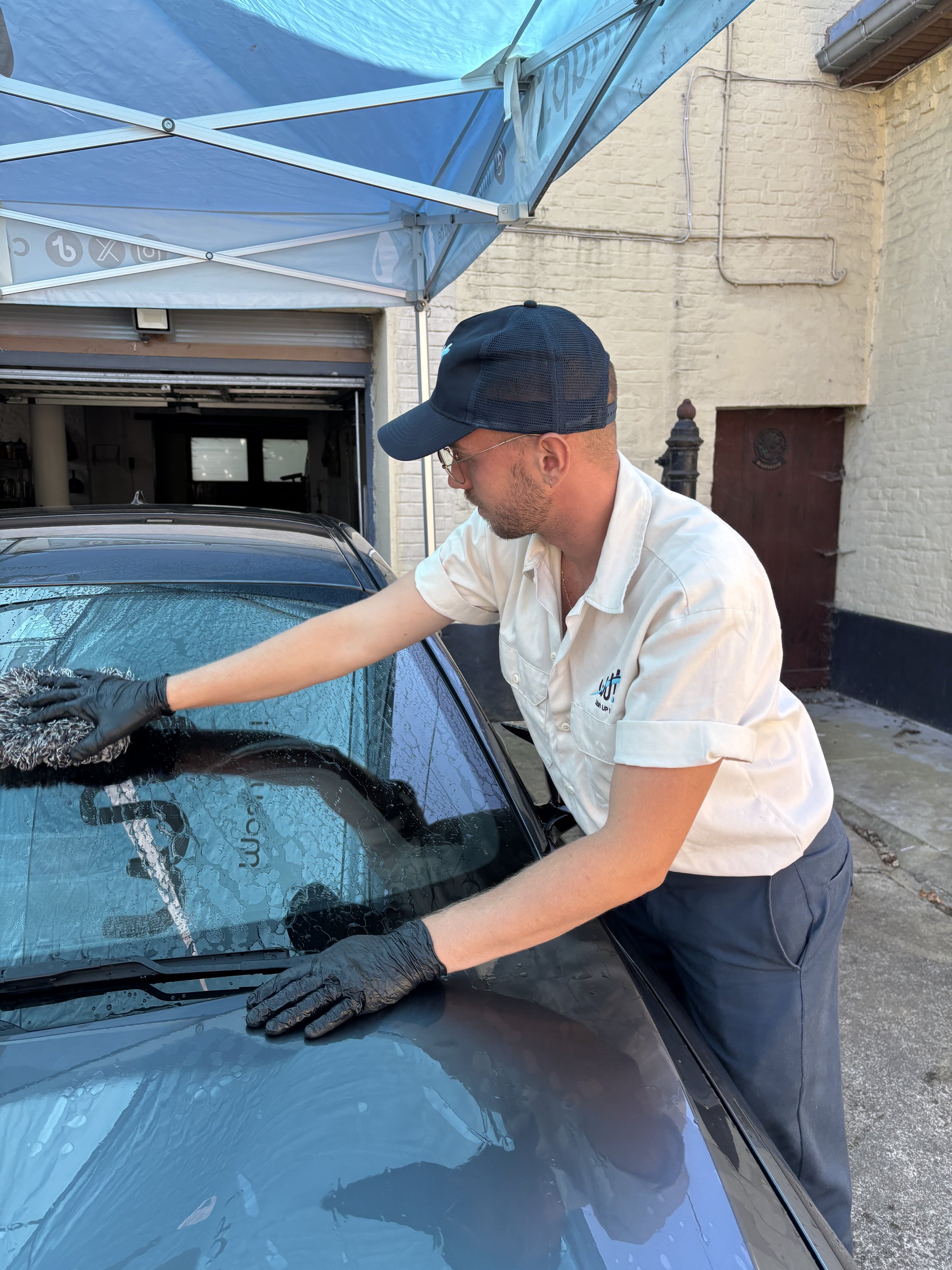 Préparation esthétique extérieure pour valorisation de voiture avant vente ou leasing