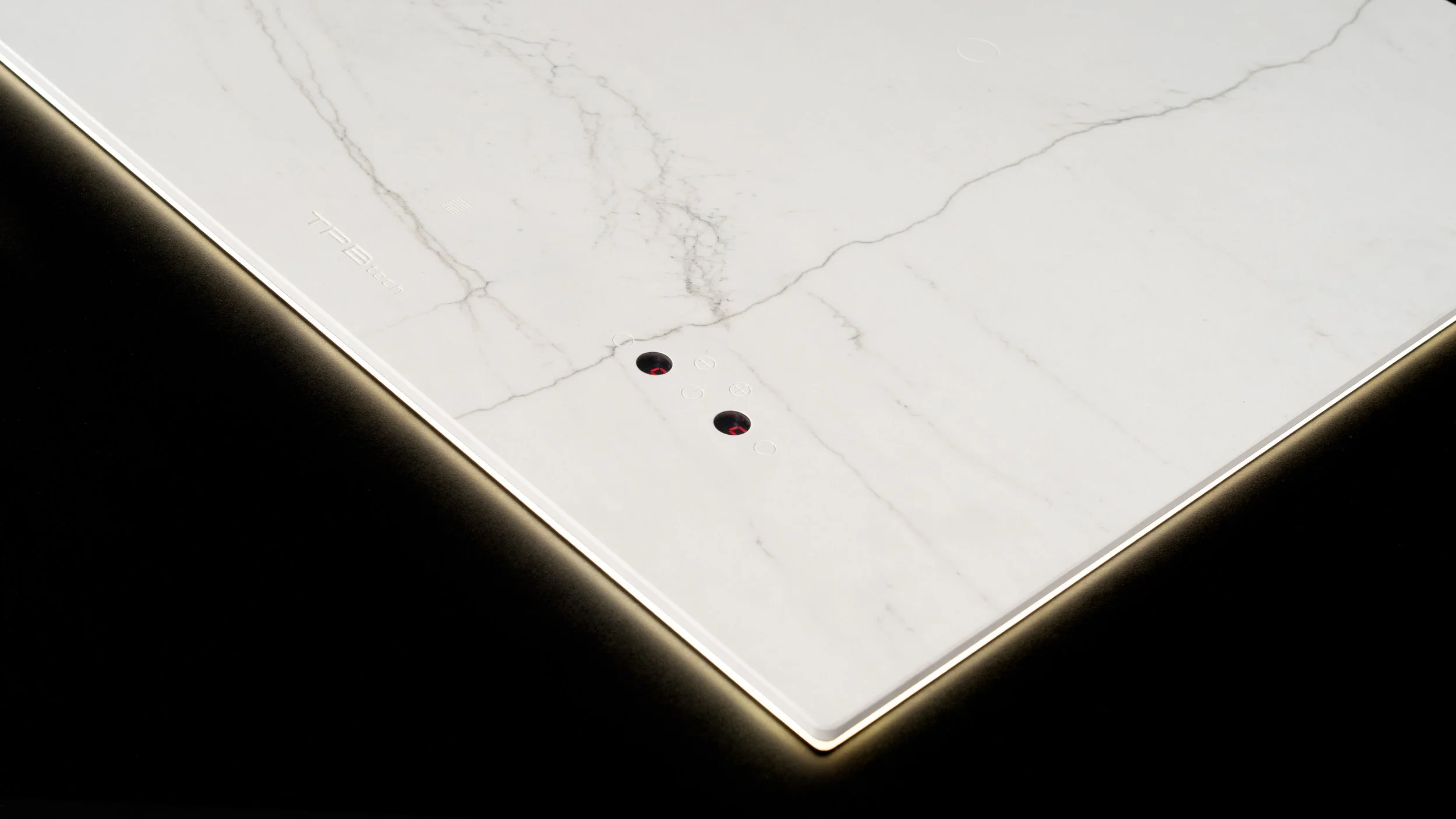 NEO MONT BLANC SILK PVP: 1.929,00 € (2 inductores: Ø230 +Ø170)
PVP: 2.939,00 € (3 inductores: Ø230+Ø230+Ø170)
PVP: 3.159,22 € (3 inductores: Ø280+Ø230+Ø170)