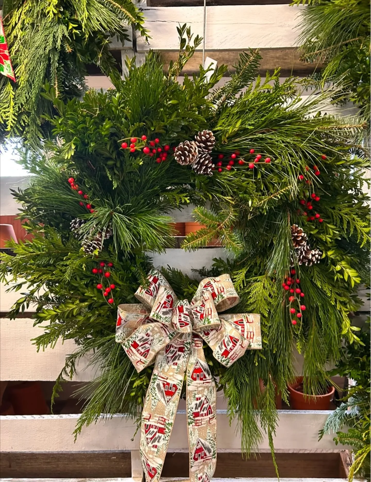 Tis the season for pine-scented hands and ribbon everywhere&hellip; and we wouldn&rsquo;t have it any other way. 🌲

Designing wreaths is one of our favorite parts of the holiday season! We don&rsquo;t just pick pretty greens, we&rsquo;re matching ri