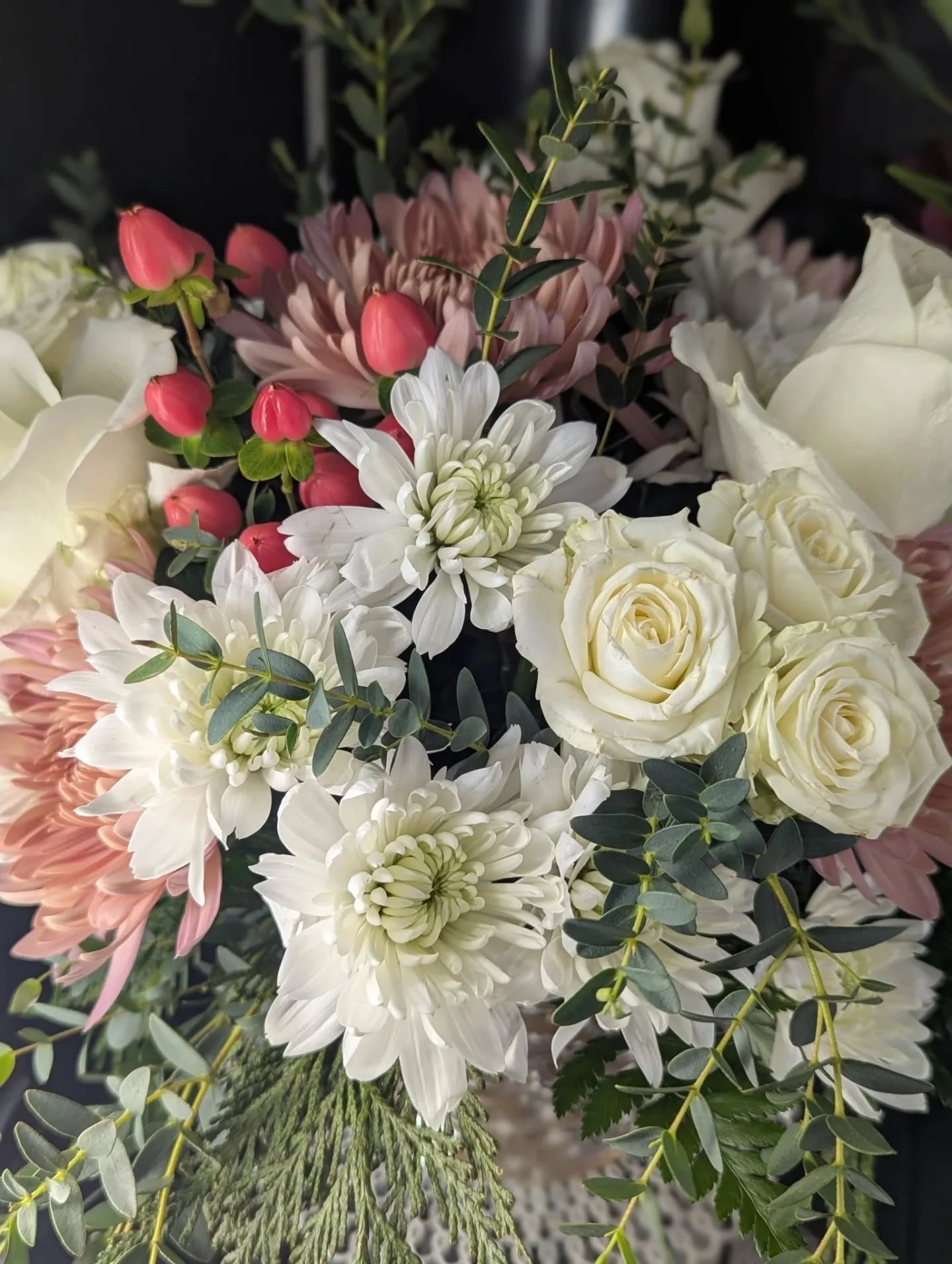 Lots of ways to say "I love you" this week! Be sure to place your Valentine's Day order! We deliver! 🌹