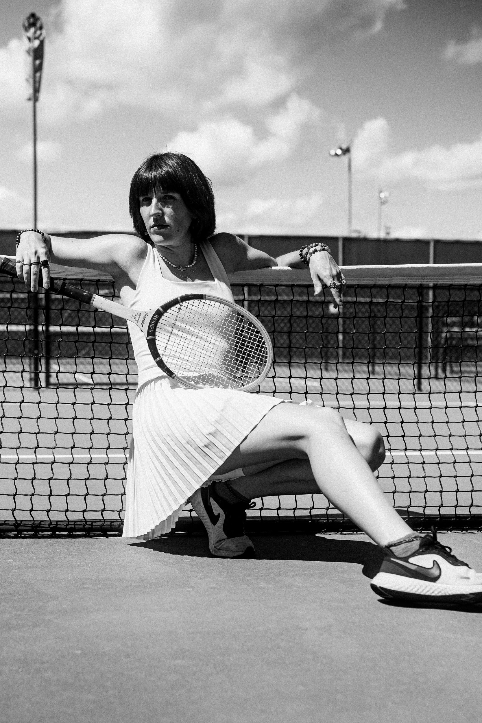 nicollete-tennis-editorial-black-and-white-net.jpg