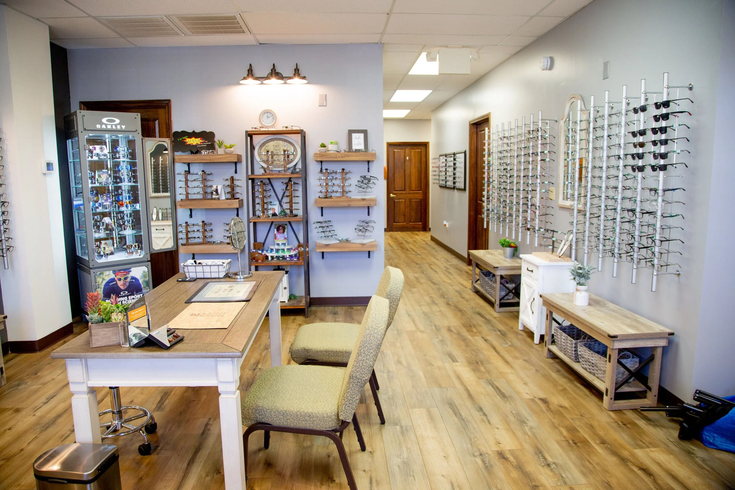 Jacksboro, TN — Associates In Eye Care