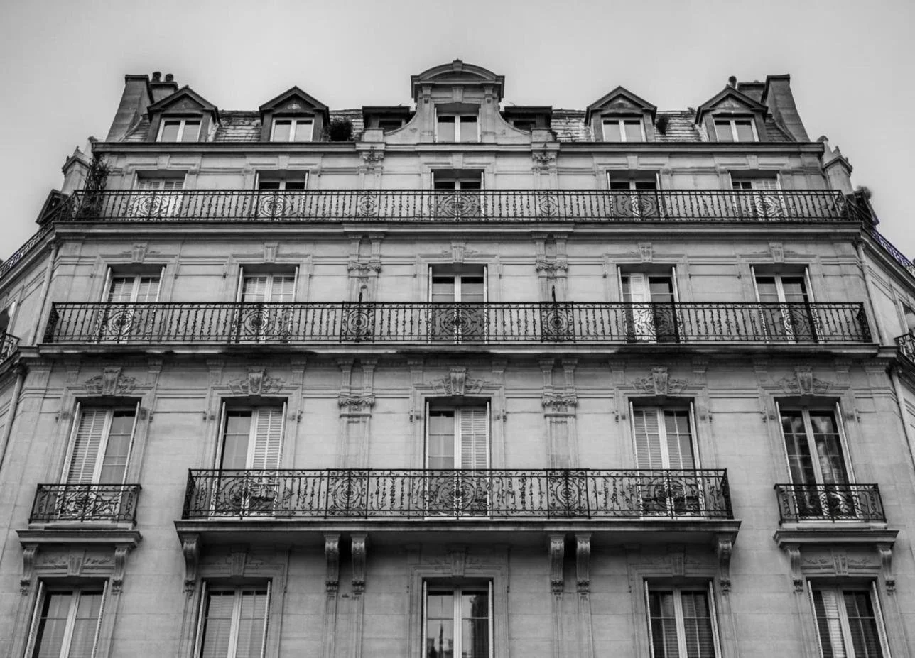Moins d’acheteurs, plus de biens : le marché parisien entre dans une phase de négociation