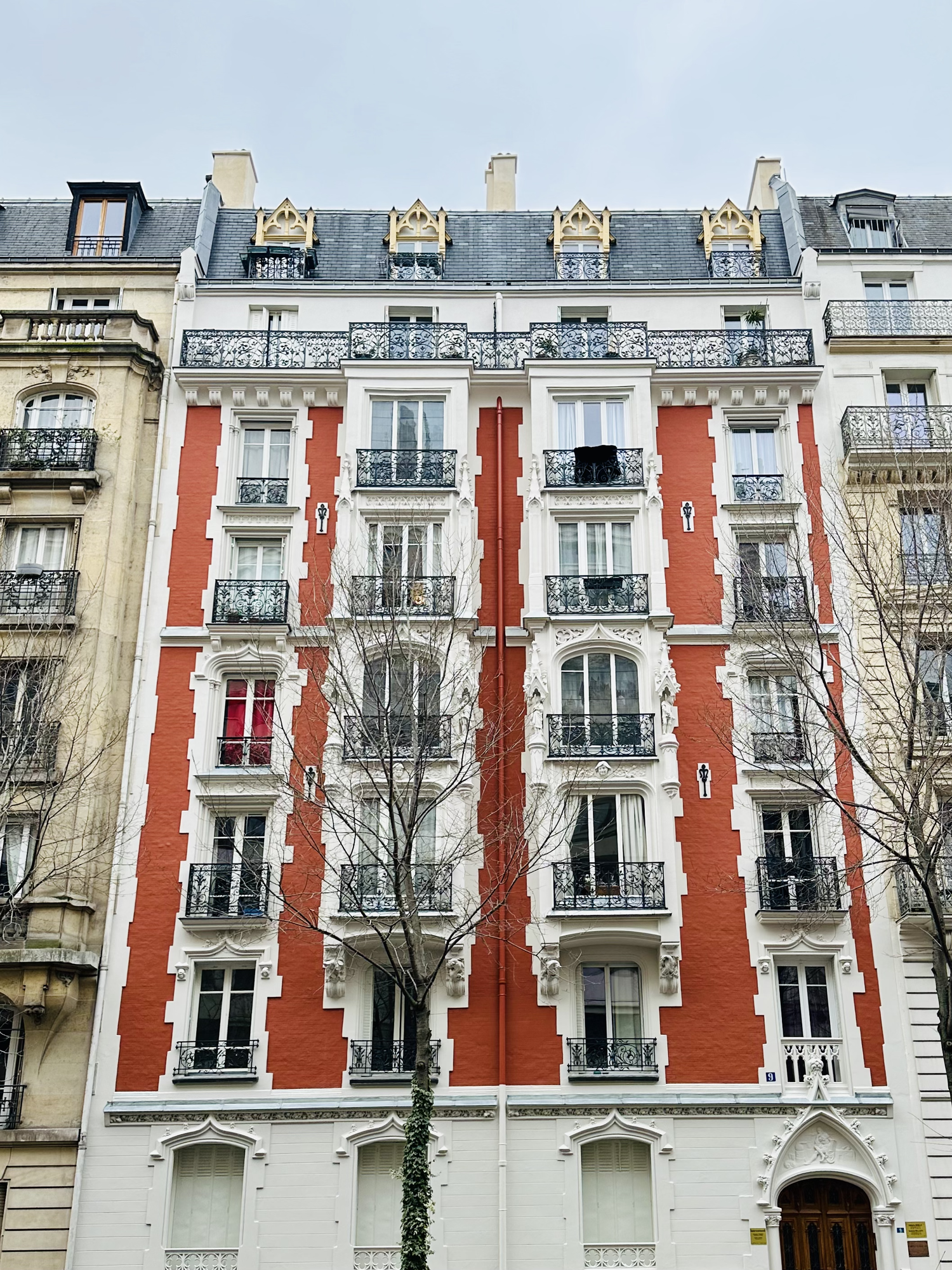 Façade sur rue, 9 rue Fabre d'Églantine, Paris 12e