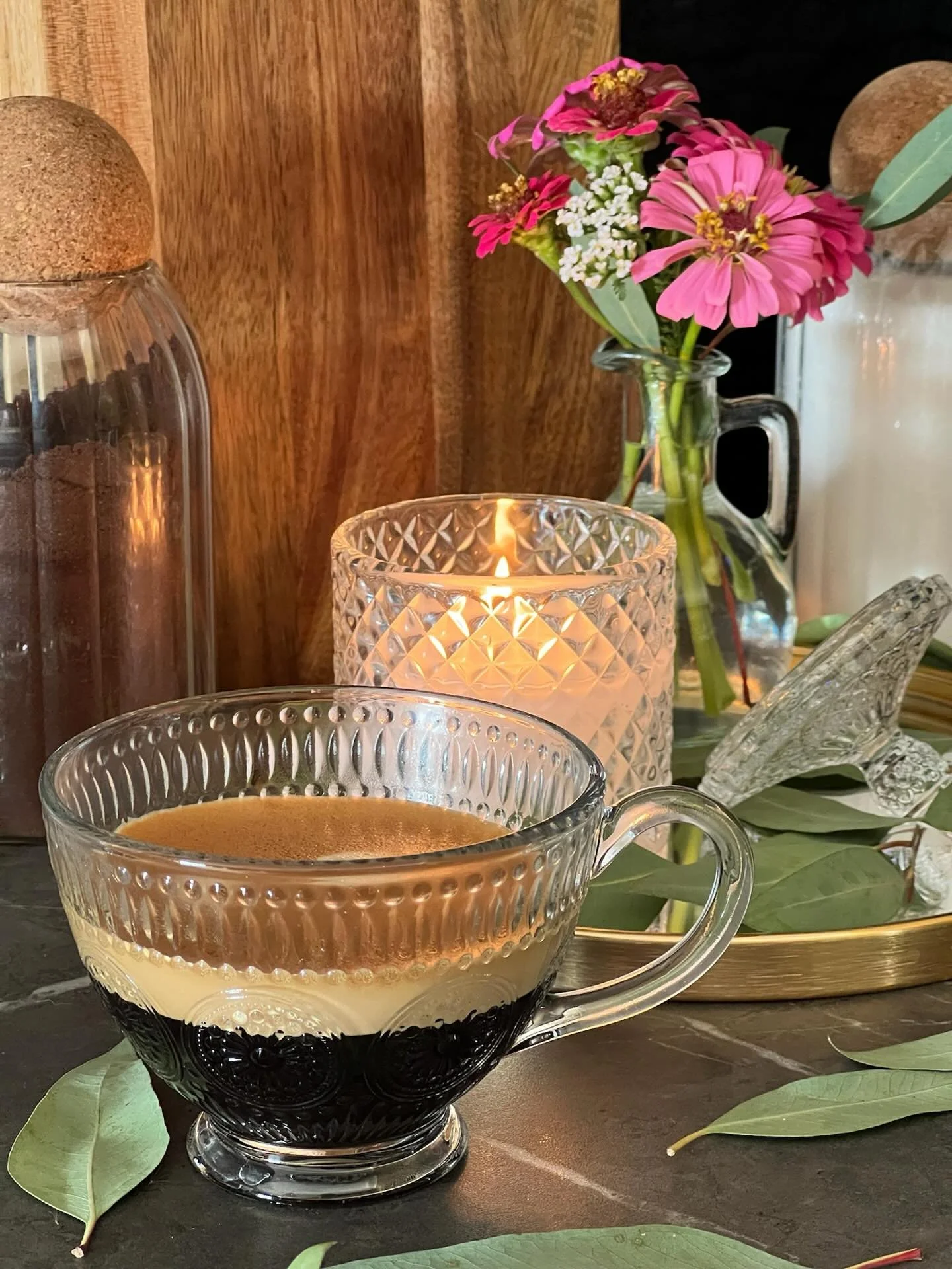 Cozy mornings like today make us fall in love all over again with our coffee bar from Sundays brunch 🩷 

#cozy #autum #coffeebar #brunch #beauty