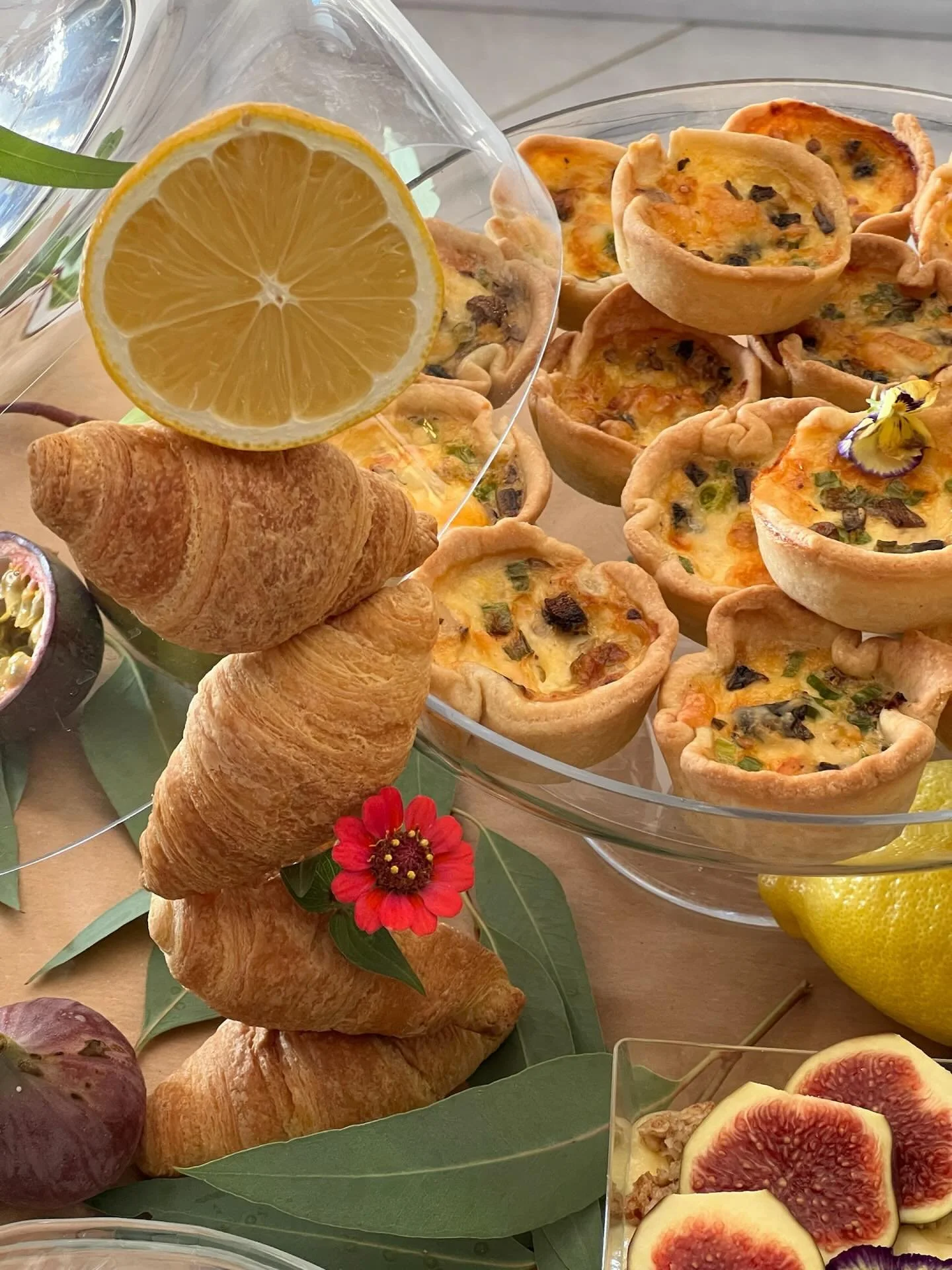 Each event menu is curated with food that leaves an impression and touches on the table that make you say wow- our croissant towers and mini quiches were a guest favorite ✨ 

#catering #menu #tablestyling #joy #greece