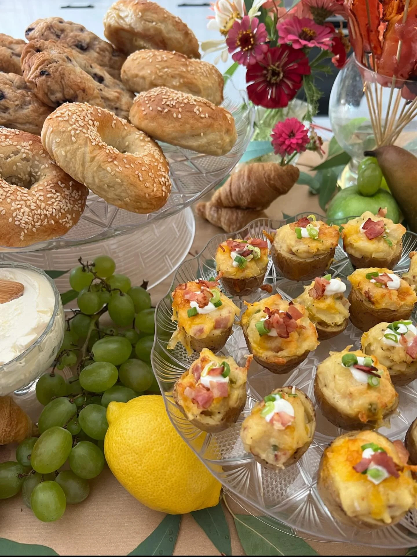 Our mini stuffed potatoes are packed with flavour and dare we say it&rsquo;s impossible to only try one ✨

#brunchmenu #ioniansea #minipotatoes #flavour #obsessed